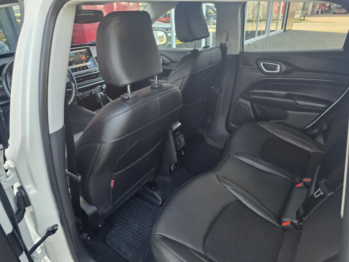 4xe 240 Plug-in Hybrid Trailhawk | Trekhaak 1250KG | Alpine Audio | Winterpakket