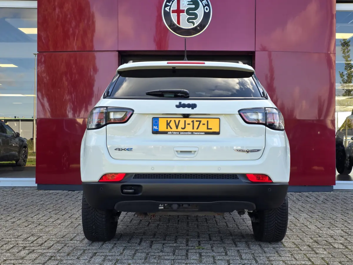4xe 240 Plug-in Hybrid Trailhawk | Trekhaak 1250KG | Alpine Audio | Winterpakket