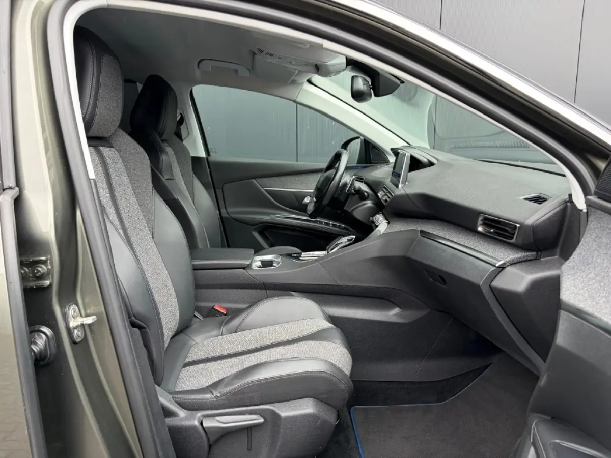 1.2 PT Allure Automaat Leder Navi Carplay Cruise Trekhaak