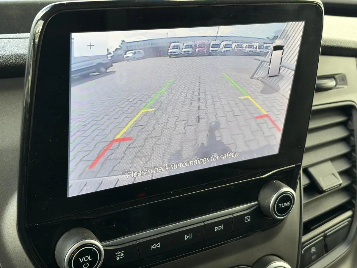 280 2.0 TDCI L1H1*HAAK*CAM*A/C*CRUISE*NAVI*3-PERS*