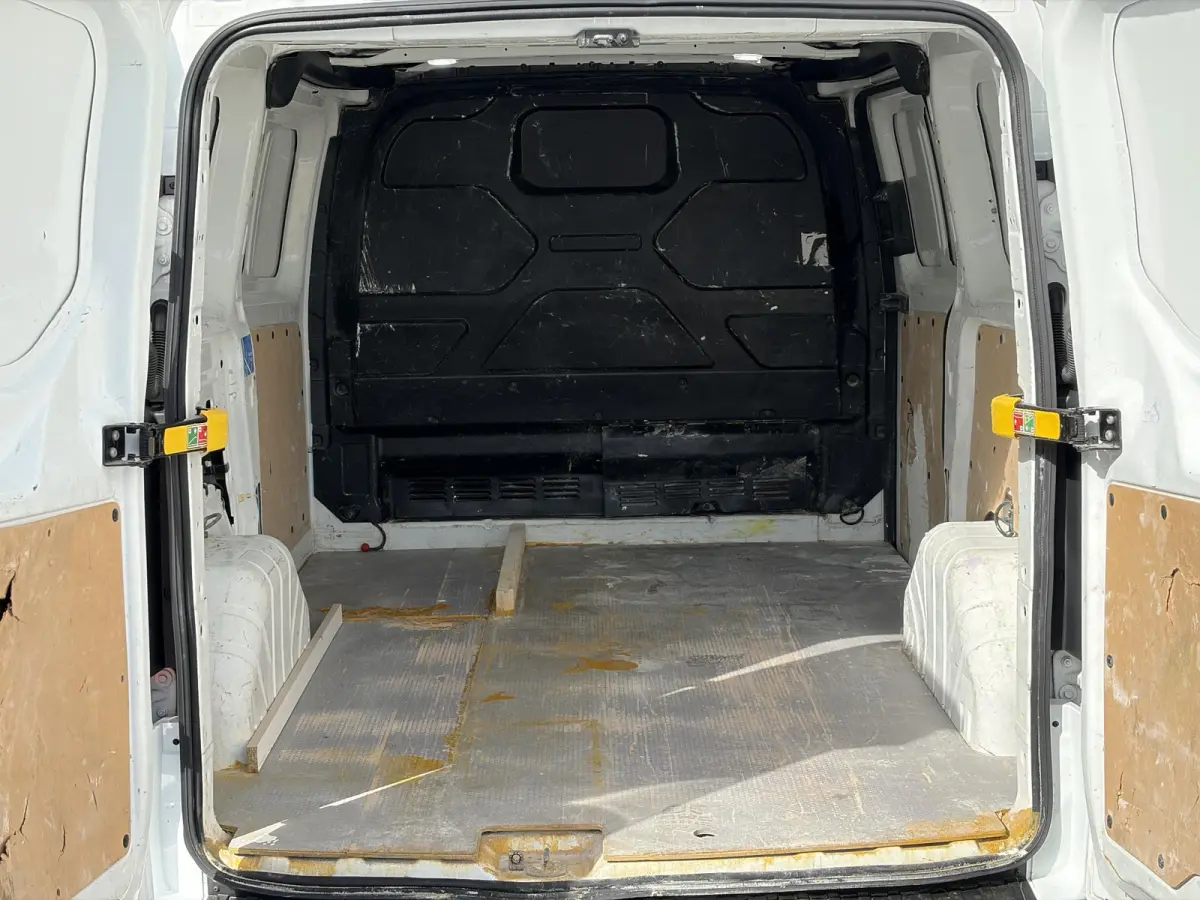280 2.0 TDCI L1H1*HAAK*CAM*A/C*CRUISE*NAVI*3-PERS*