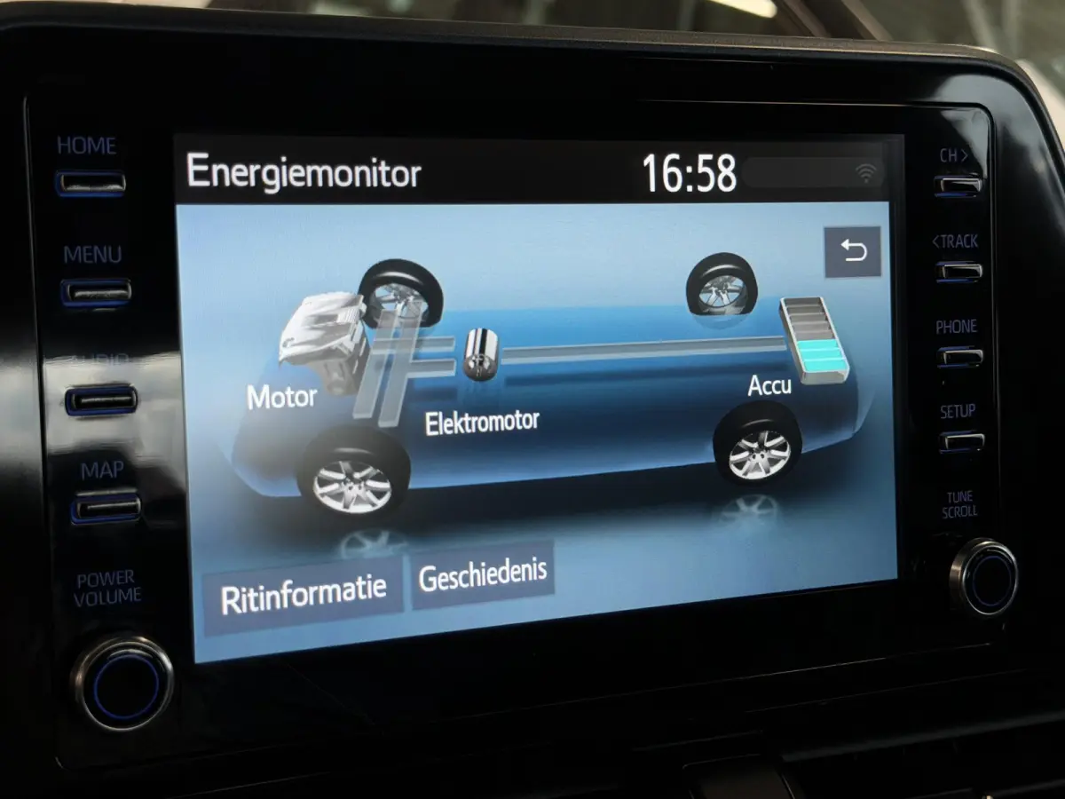 2.0 Hybrid Dynamic | Winterpakket | Camera | PDC | Carplay | All-Season | LED ( Vestiging - Vianen)