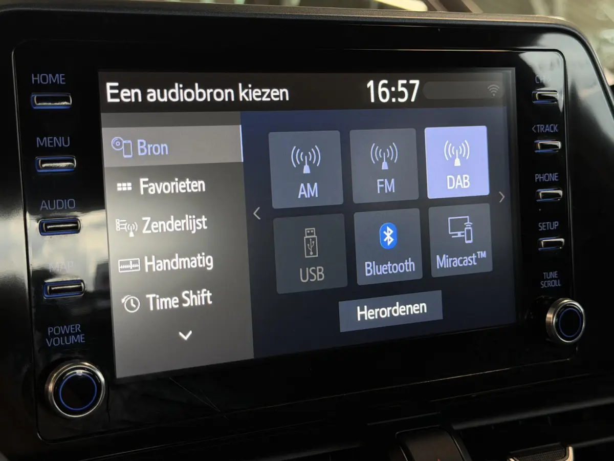 2.0 Hybrid Dynamic | Winterpakket | Camera | PDC | Carplay | All-Season | LED ( Vestiging - Vianen)