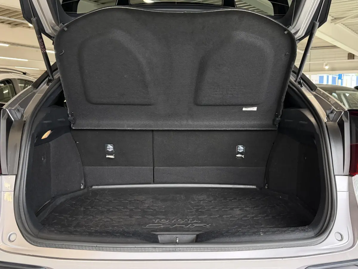 2.0 Hybrid Dynamic | Winterpakket | Camera | PDC | Carplay | All-Season | LED ( Vestiging - Vianen)