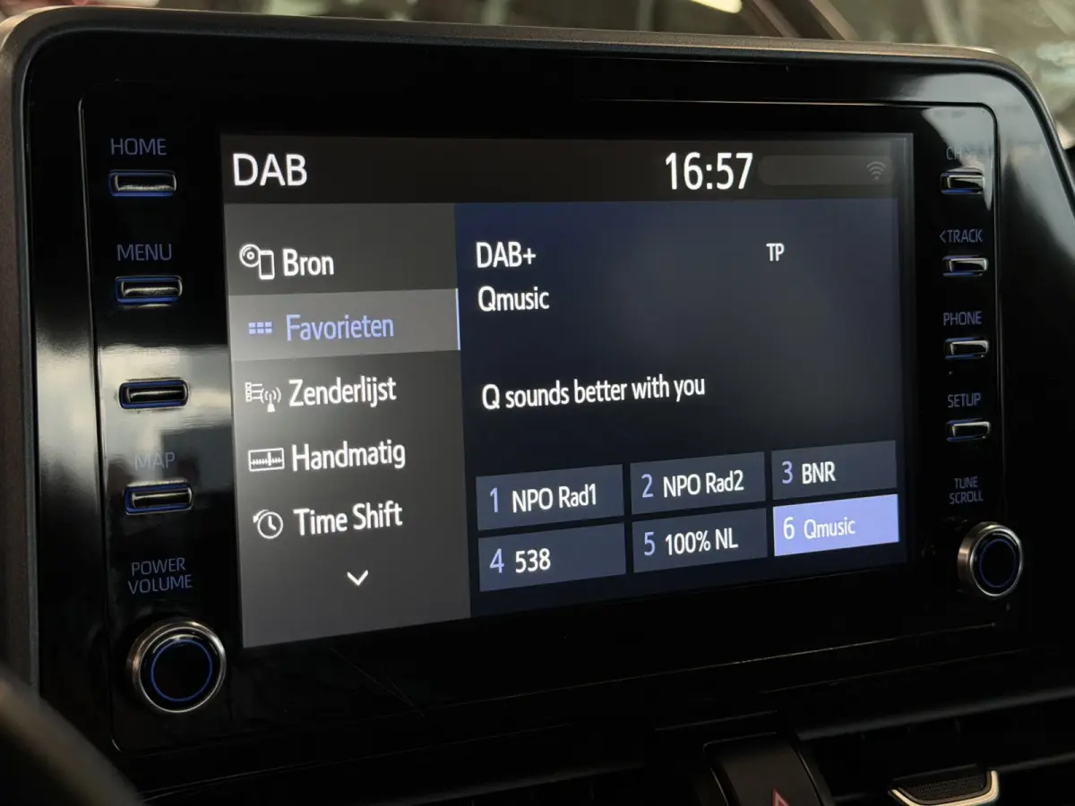 2.0 Hybrid Dynamic | Winterpakket | Camera | PDC | Carplay | All-Season | LED ( Vestiging - Vianen)