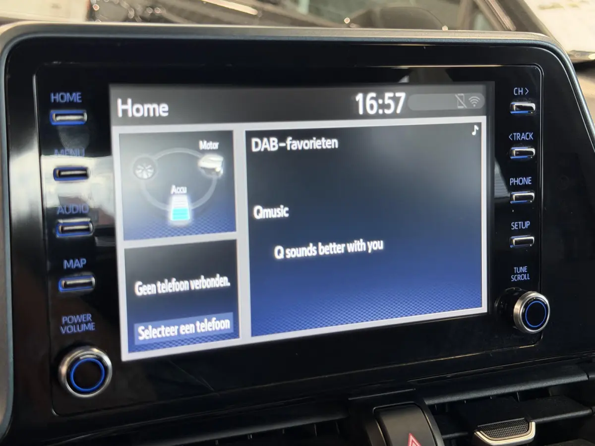 2.0 Hybrid Dynamic | Winterpakket | Camera | PDC | Carplay | All-Season | LED ( Vestiging - Vianen)