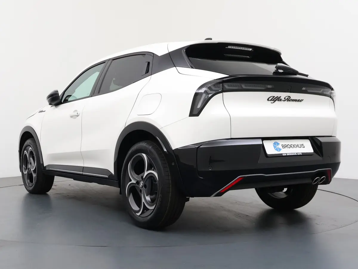 Ibrida 1.2 Sport Speciale | Achterlichten LED | Achteruitrijcamera met 180° Area view | Adaptive cruisecontrol (Adaptive Cruise Control)