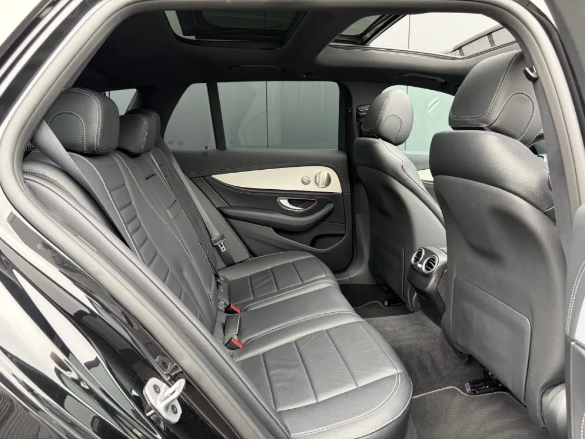 E 200 AMG Nightpakket Pano Burmester Sfeerlicht Leder LED NL-auto