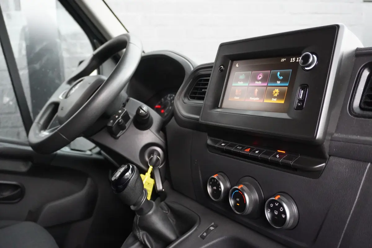 2.3 dCi 135PK EURO 6 - Airco - Navi - Cruise - €14.900,- Excl.