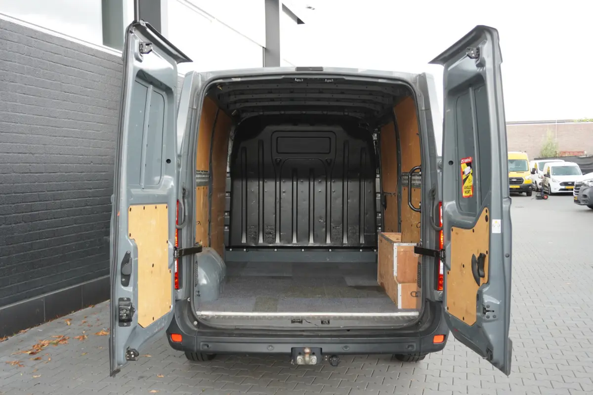 2.3 dCi 135PK EURO 6 - Airco - Navi - Cruise - €14.900,- Excl.