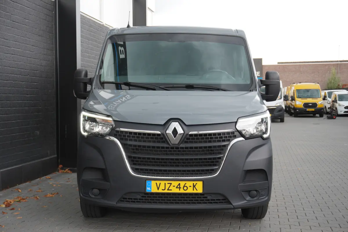 2.3 dCi 135PK EURO 6 - Airco - Navi - Cruise - €14.900,- Excl.