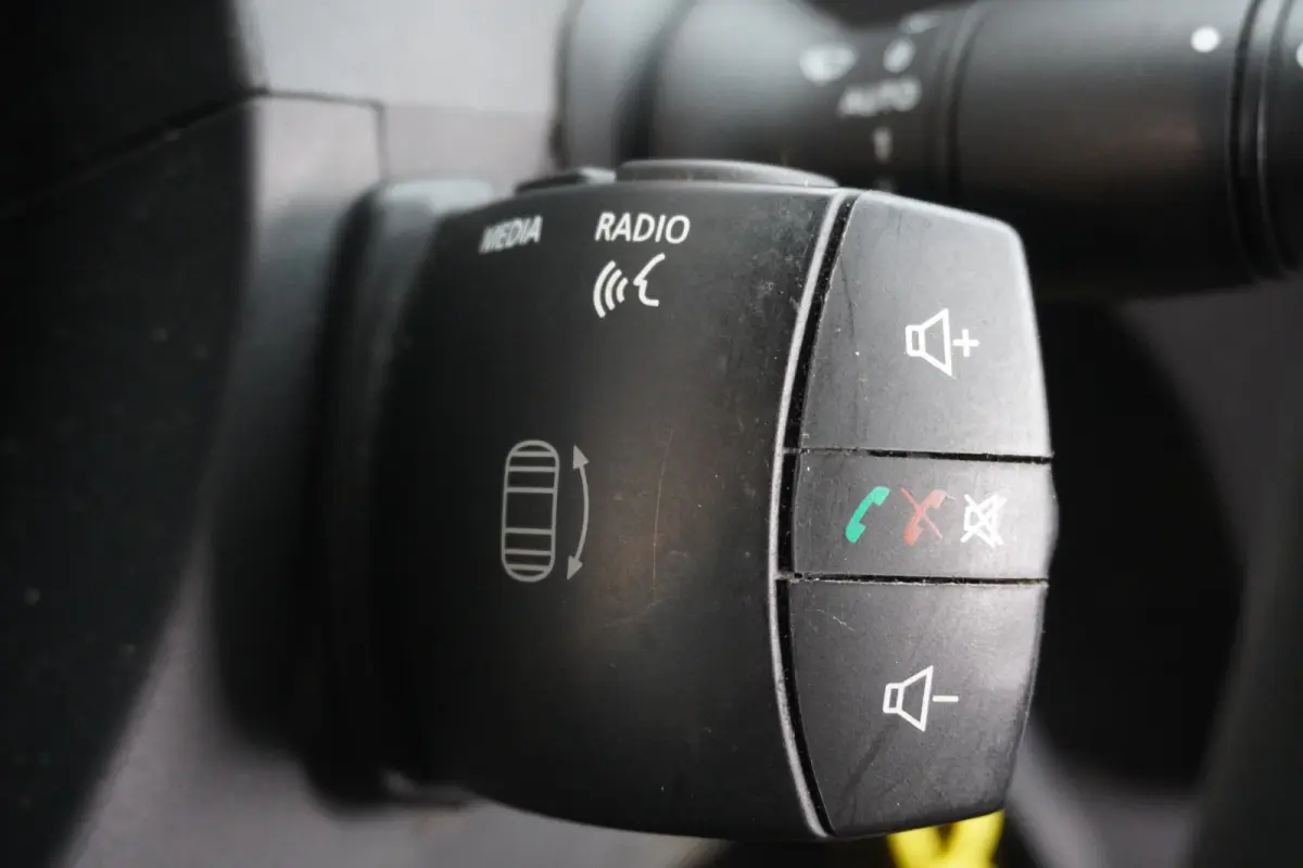 2.3 dCi 135PK EURO 6 - Airco - Navi - Cruise - €14.900,- Excl.
