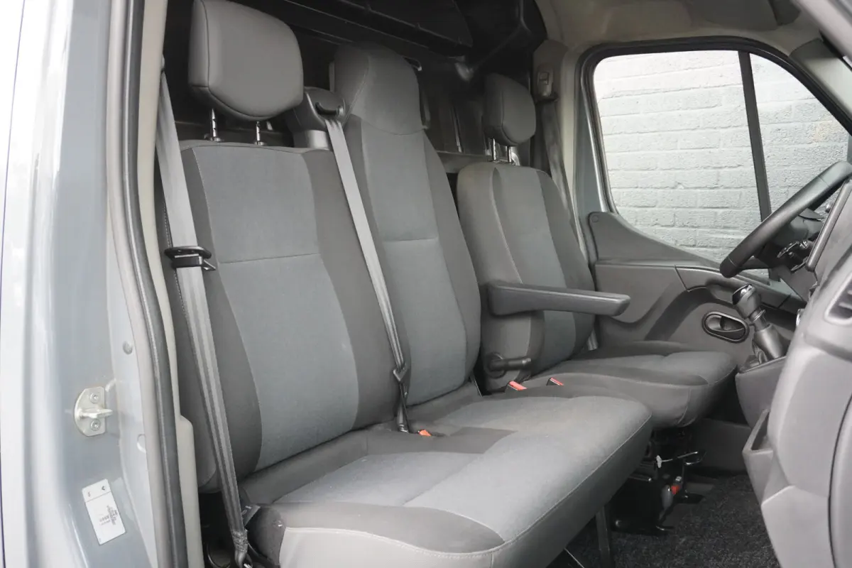 2.3 dCi 135PK EURO 6 - Airco - Navi - Cruise - €14.900,- Excl.