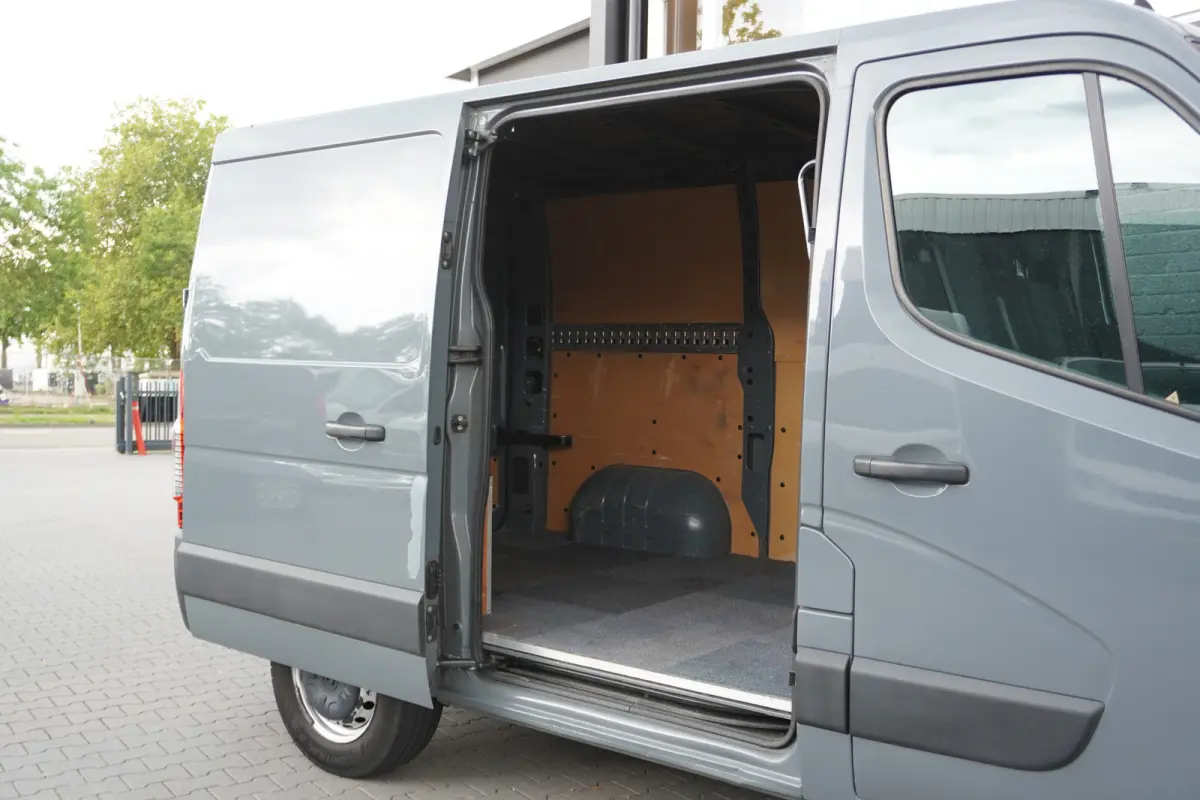 2.3 dCi 135PK EURO 6 - Airco - Navi - Cruise - €14.900,- Excl.