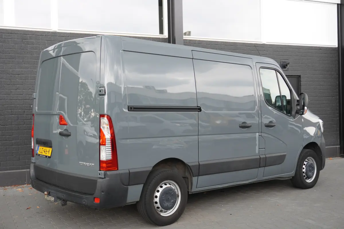 2.3 dCi 135PK EURO 6 - Airco - Navi - Cruise - €14.900,- Excl.