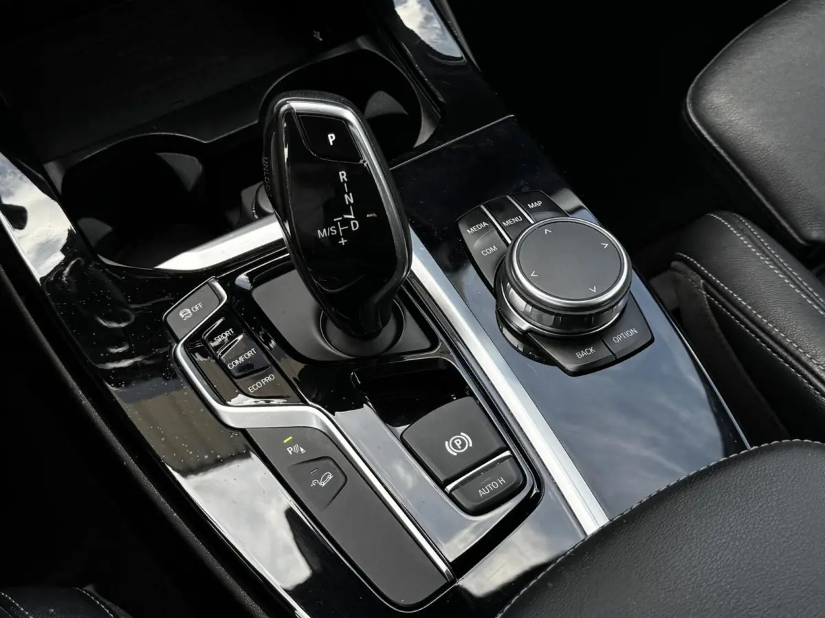xDrive20i High Executive|M-sport|Trekhaak|Pano|Camera