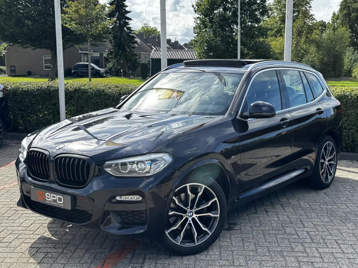 xDrive20i High Executive|M-sport|Trekhaak|Pano|Camera