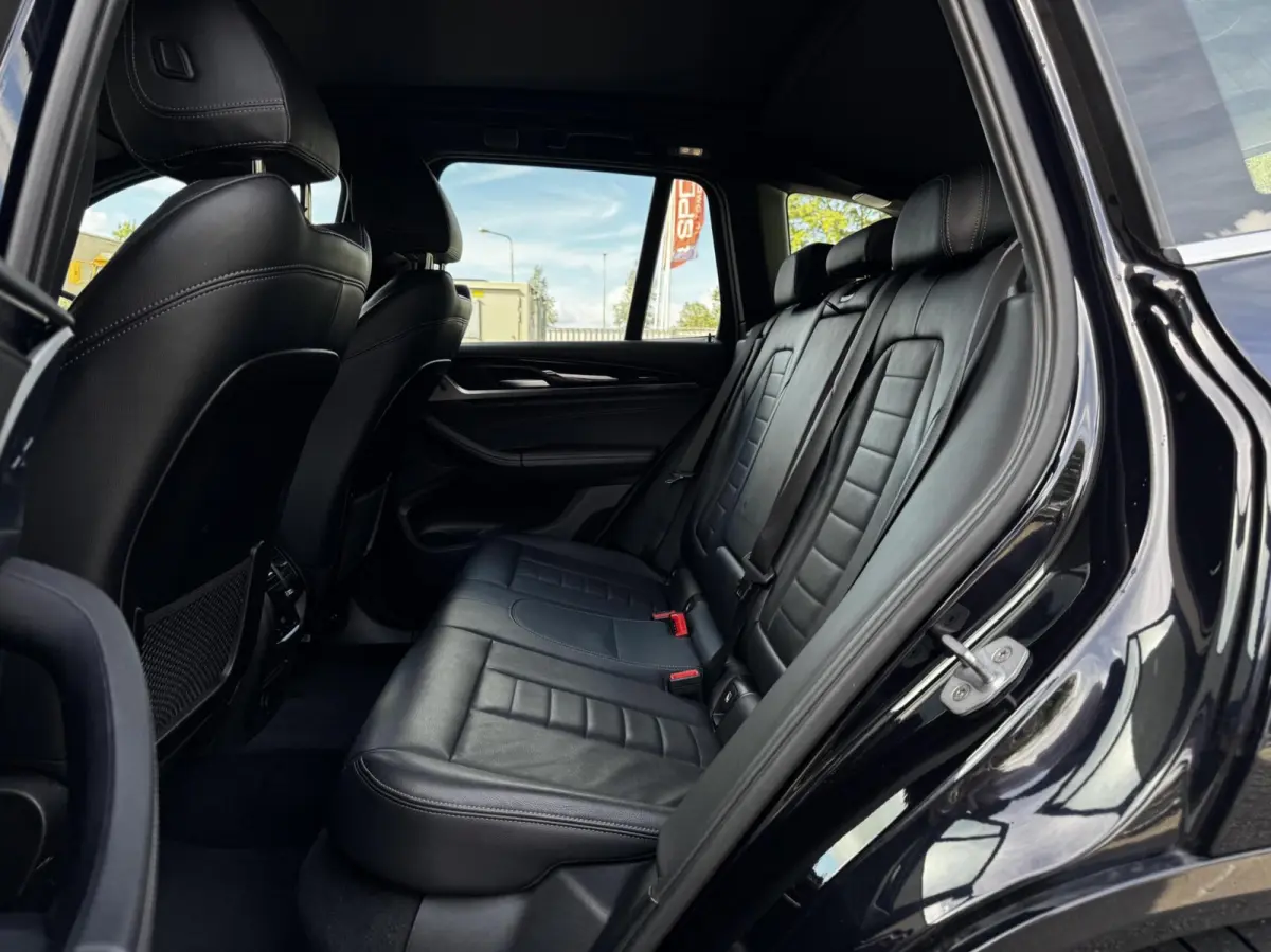 xDrive20i High Executive|M-sport|Trekhaak|Pano|Camera