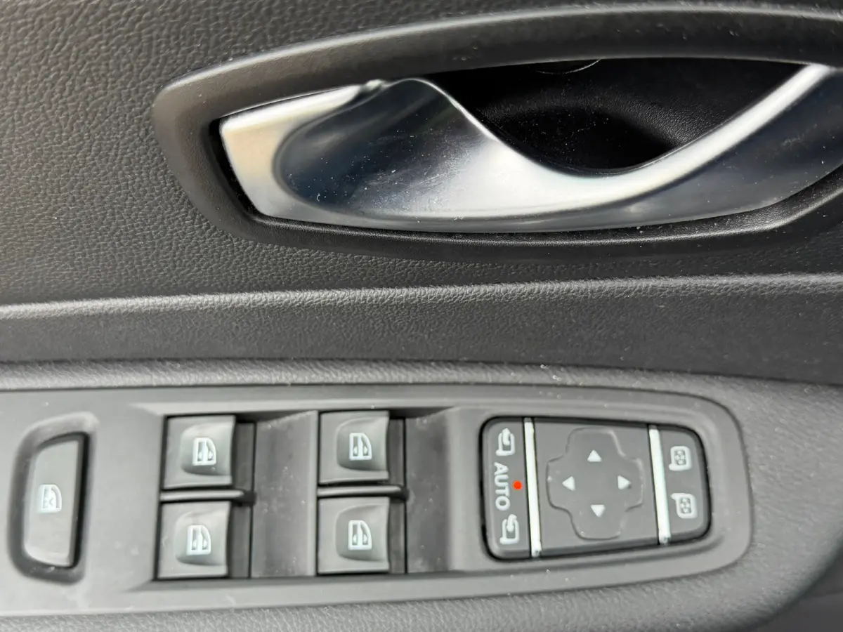 1.3 TCe Version S Automaat/Cruise/LED/Navigat