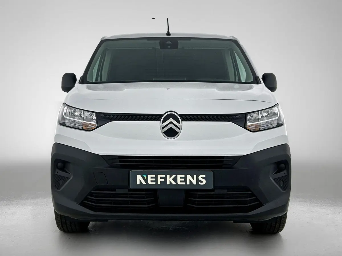 EV L2 50 kWh 136pk | Accu 97% | Navigatie via draadloos Carplay | Camera | Airco | Cruise Control | Parkeersensoren | Automatisch dimlicht | Laadruimte betimmering | Schuifdeur |