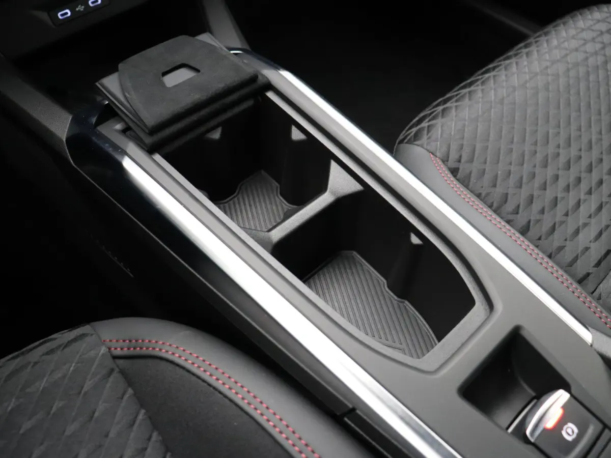 Hybrid 160pk techno | Vijf jaar garantie | Apple carplay | Android auto | Lichtmetalen velgen |