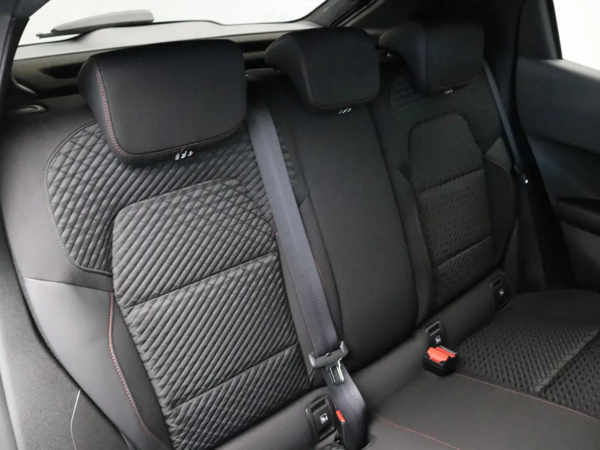 Hybrid 160pk techno | Vijf jaar garantie | Apple carplay | Android auto | Lichtmetalen velgen |