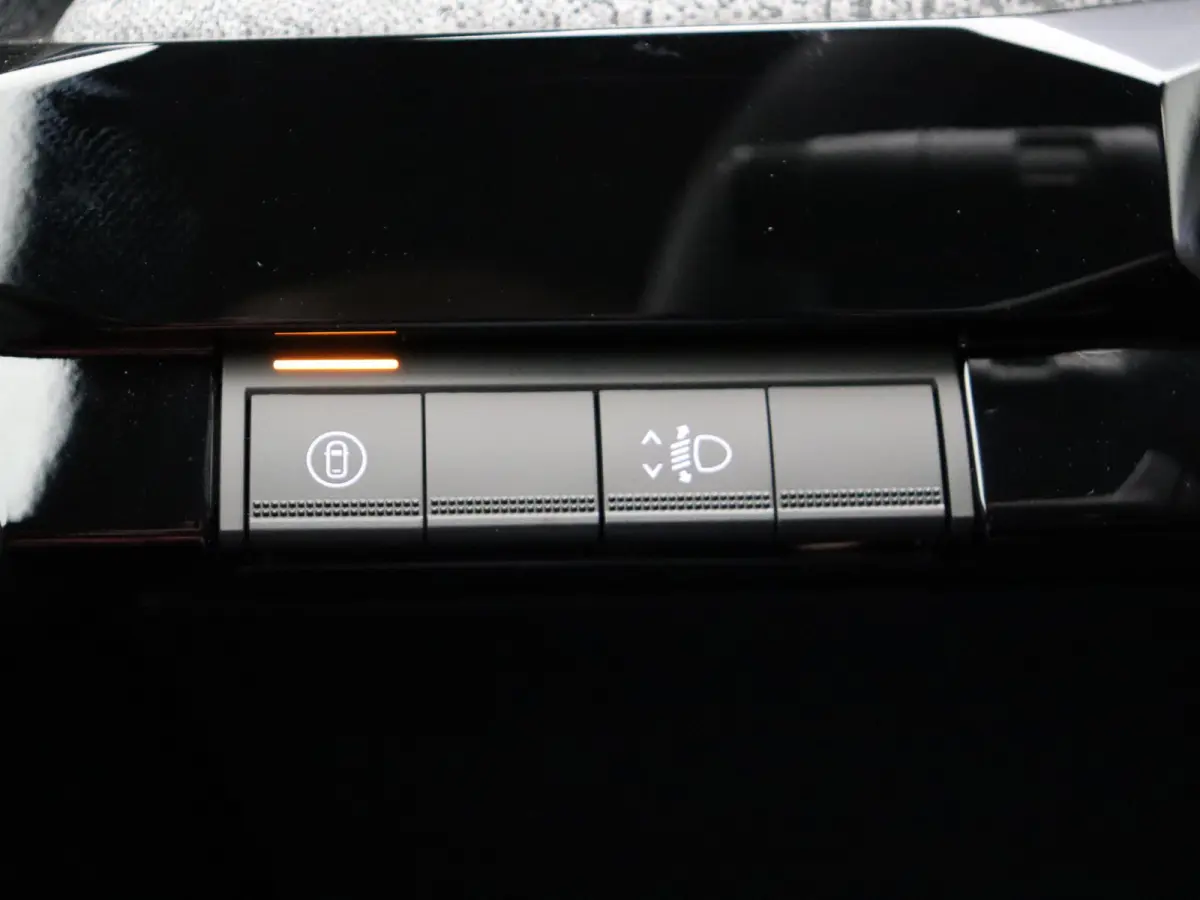 Hybrid 160pk techno | Vijf jaar garantie | Apple carplay | Android auto | Lichtmetalen velgen |