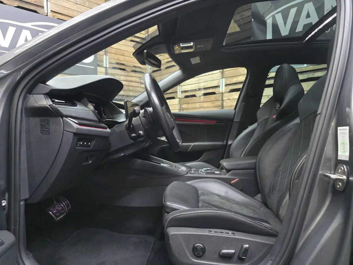 1.4 TSI RS iV PHEV Business Pano HUD Navi Clima 18"LM