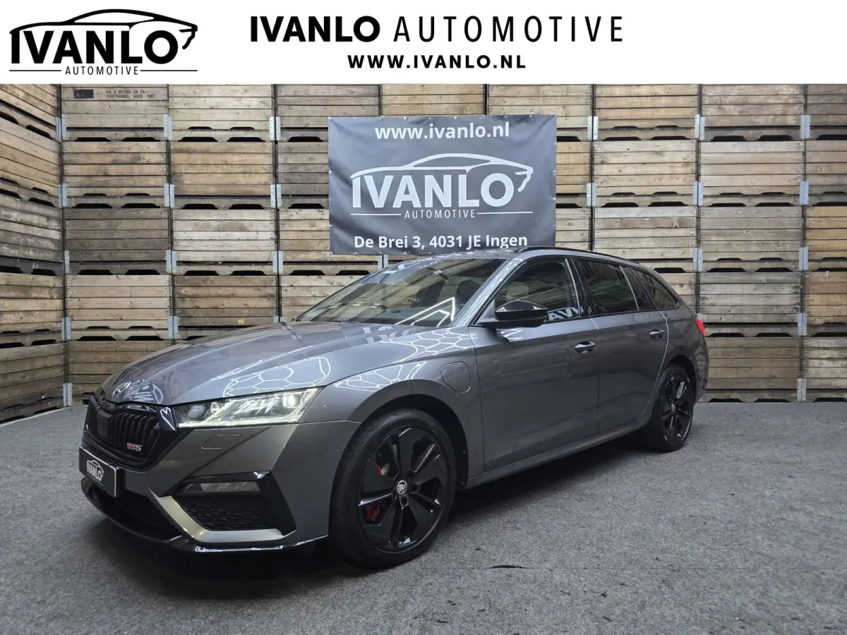 1.4 TSI RS iV PHEV Business Pano HUD Navi Clima 18"LM