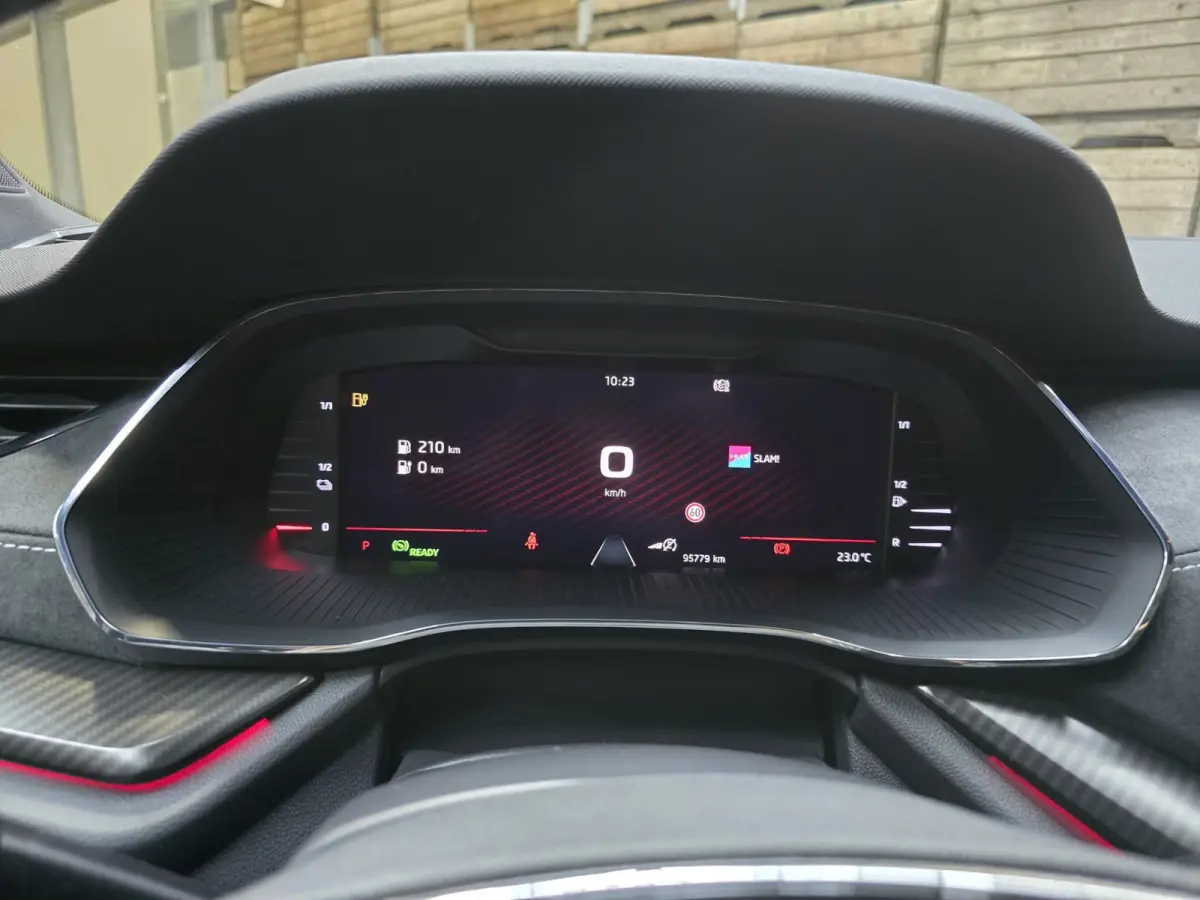 1.4 TSI RS iV PHEV Business Pano HUD Navi Clima 18"LM