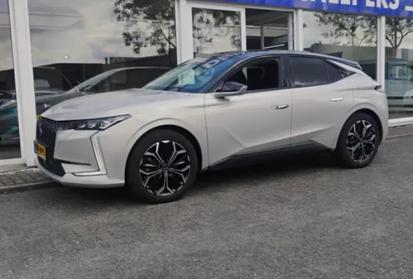1.6 PHEV 225 E-Tense Hybrid La Première