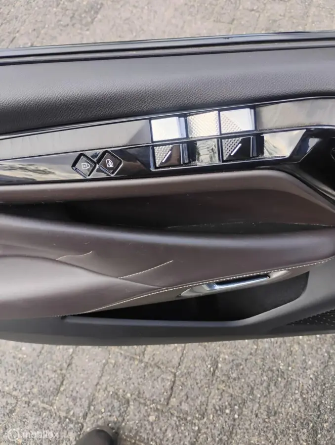 1.6 PHEV 225 E-Tense Hybrid La Première