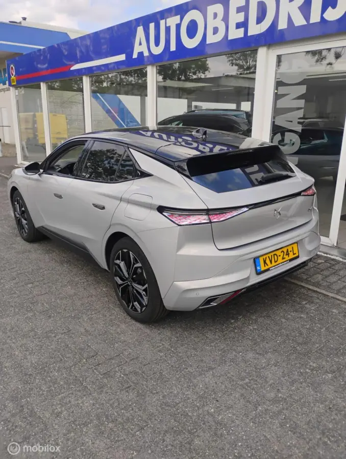 1.6 PHEV 225 E-Tense Hybrid La Première