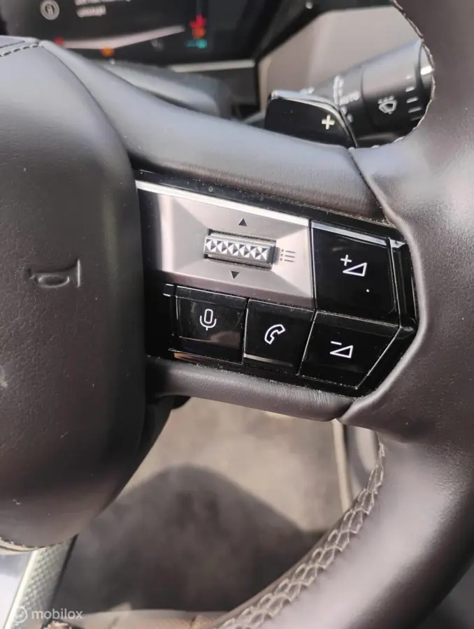 1.6 PHEV 225 E-Tense Hybrid La Première