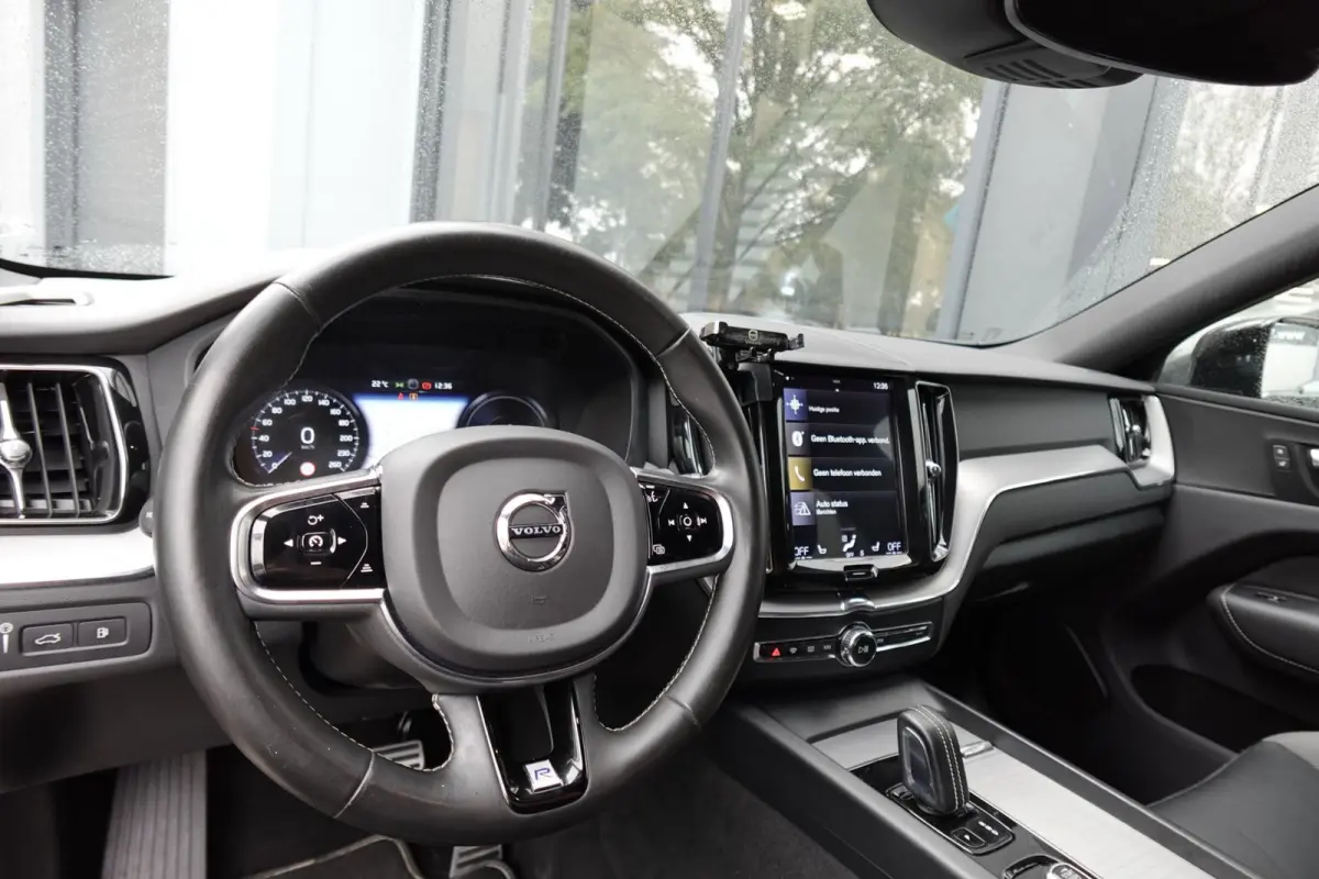 2.0 T8 Twin Engine AWD R-Design PANO KEYLESS VOL'