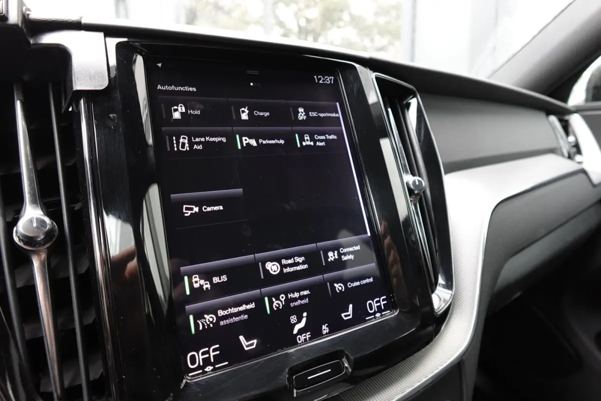 2.0 T8 Twin Engine AWD R-Design PANO KEYLESS VOL'