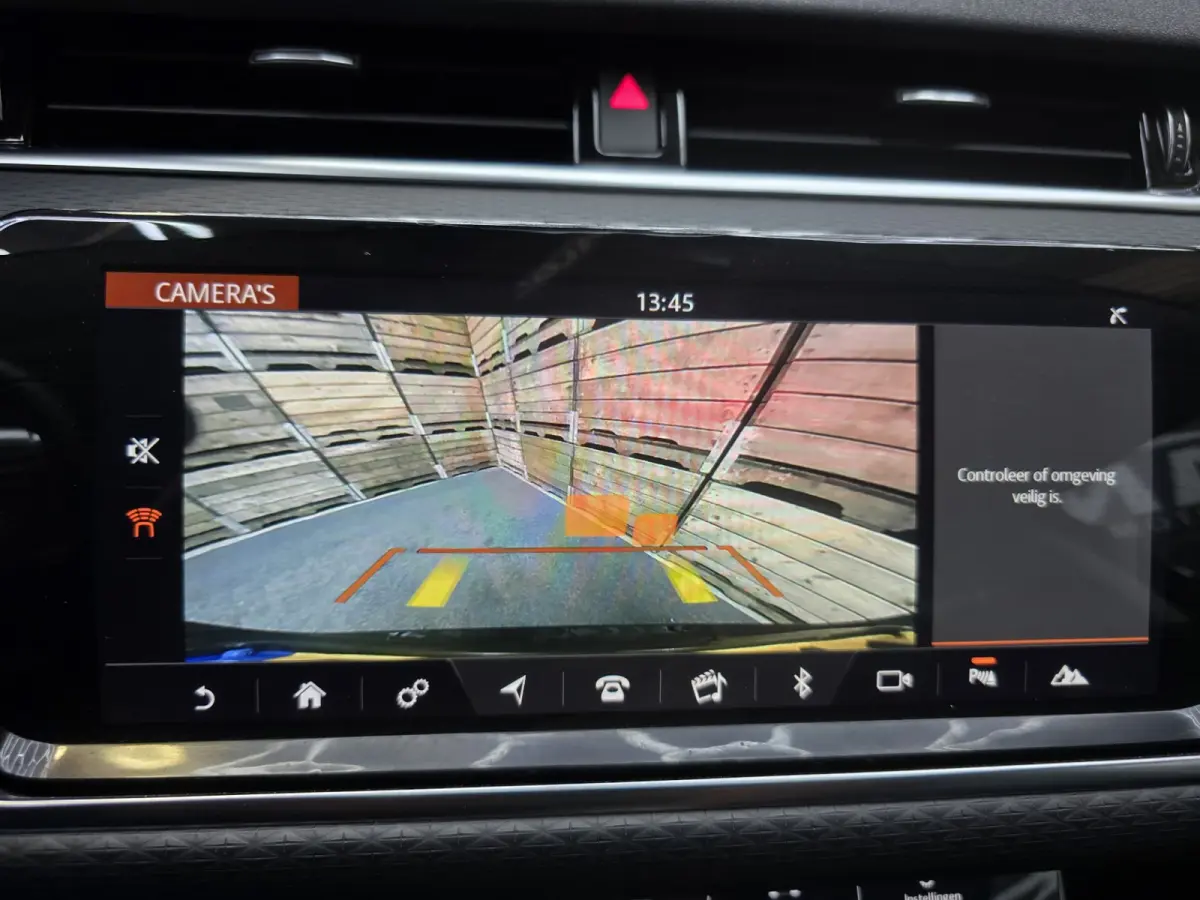 2.0 P200 AWD R-Dynamic Pano camera Navi Leder Clima 18"LM