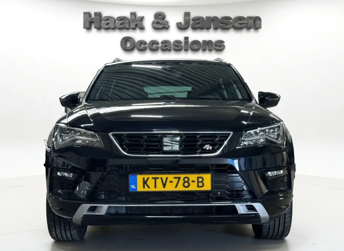 1.5 TSI FR Business Intense Black Achteruitrij camera Lane Assist Climate control