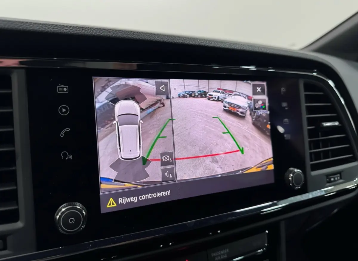 1.5 TSI FR Business Intense Black Achteruitrij camera Lane Assist Climate control