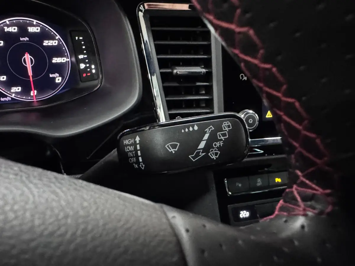 1.5 TSI FR Business Intense Black Achteruitrij camera Lane Assist Climate control