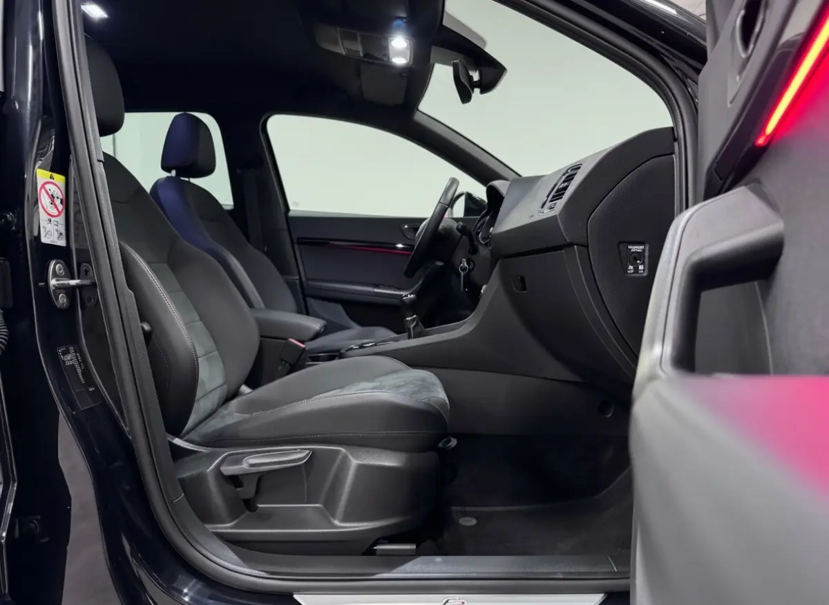 1.5 TSI FR Business Intense Black Achteruitrij camera Lane Assist Climate control