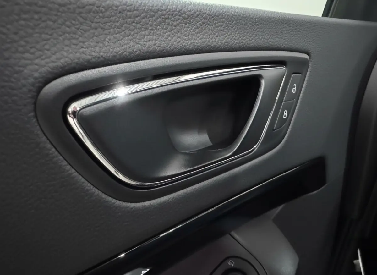 1.5 TSI FR Business Intense Black Achteruitrij camera Lane Assist Climate control