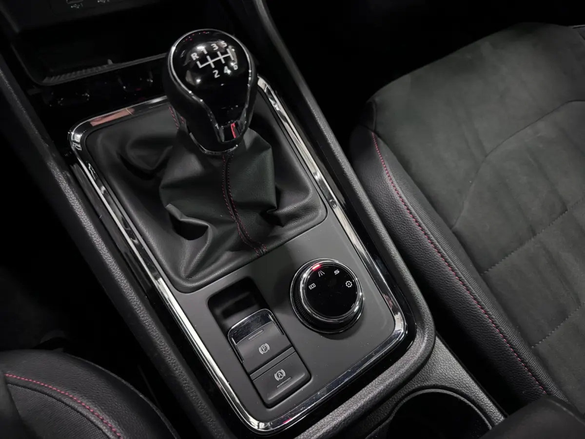 1.5 TSI FR Business Intense Black Achteruitrij camera Lane Assist Climate control