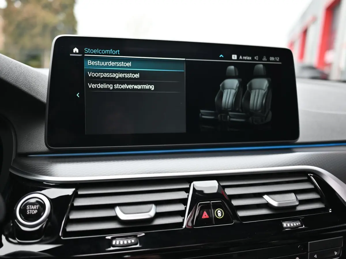 530e xDrive M-Sport | Pano | 20'' | LED | Leder | Memory | PDC | Cruise | Stoelverwarming | Carplay | Ambient | Trekhaak | Harmon Kardon | Android Auto | Keyless Start
