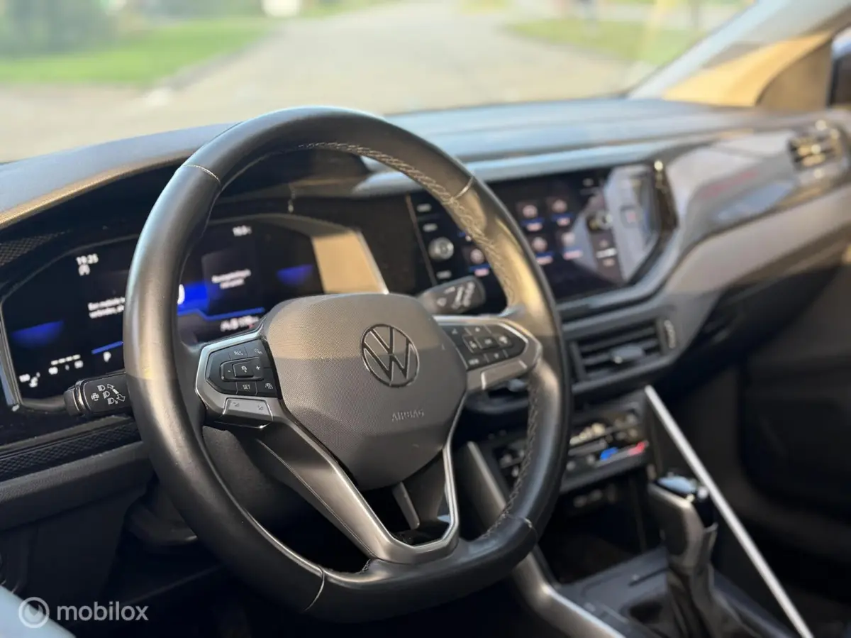 1.0 TSI DSG ACC CAMERA LANE CARPLAY LED