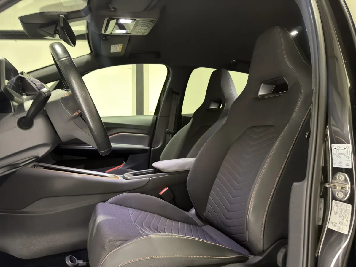 Adrenaline One 62 kWh | ACC | Keyless | Stoelen & stuur verwarmd