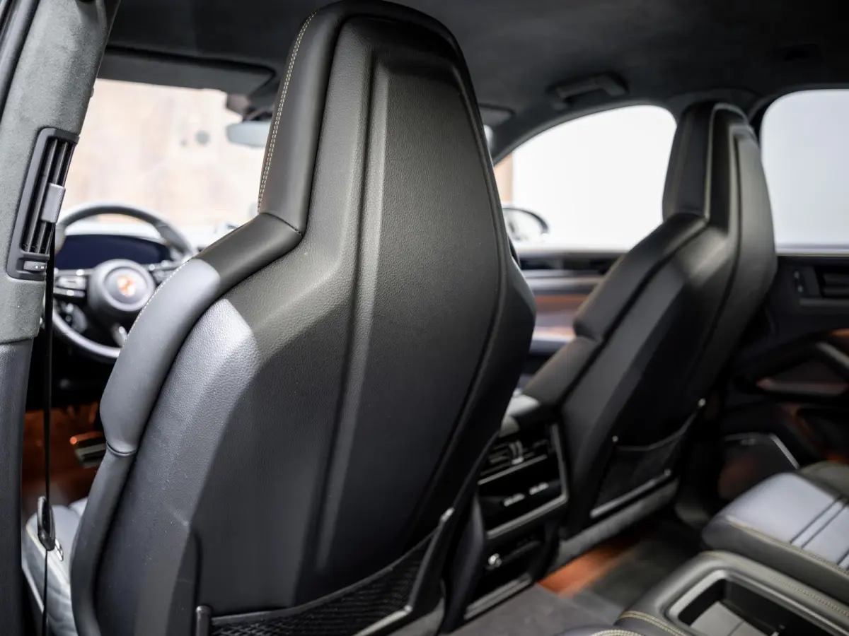 4.0 Turbo E-Hybrid GT | 18-weg | Achterasbest. | Burmester | HUD | Stiksels |