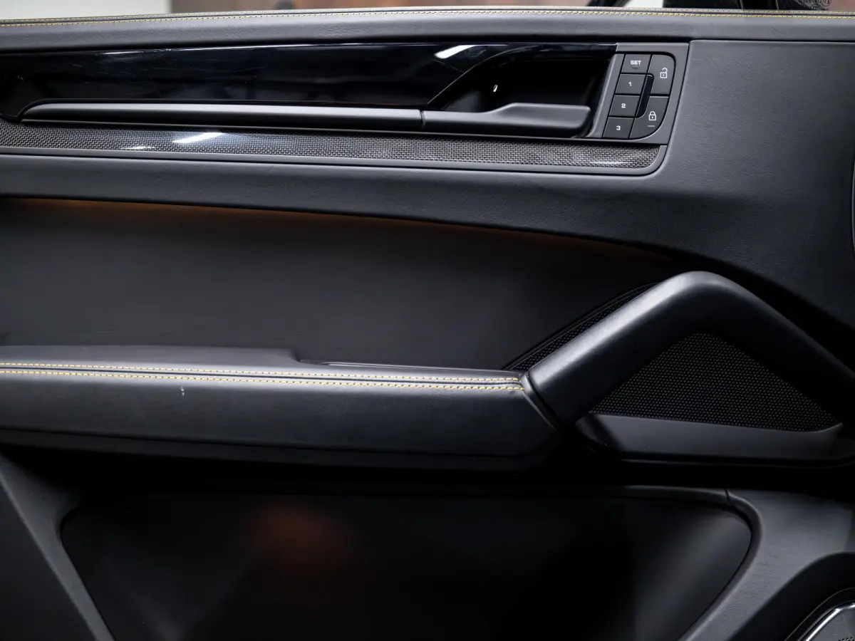 4.0 Turbo E-Hybrid GT | 18-weg | Achterasbest. | Burmester | HUD | Stiksels |