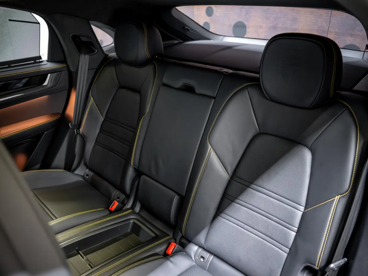 4.0 Turbo E-Hybrid GT | 18-weg | Achterasbest. | Burmester | HUD | Stiksels |
