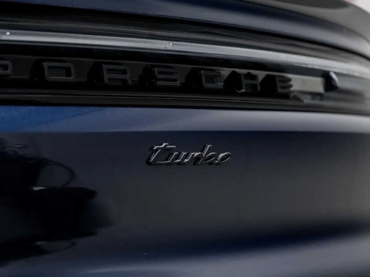4.0 Turbo E-Hybrid GT | 18-weg | Achterasbest. | Burmester | HUD | Stiksels |